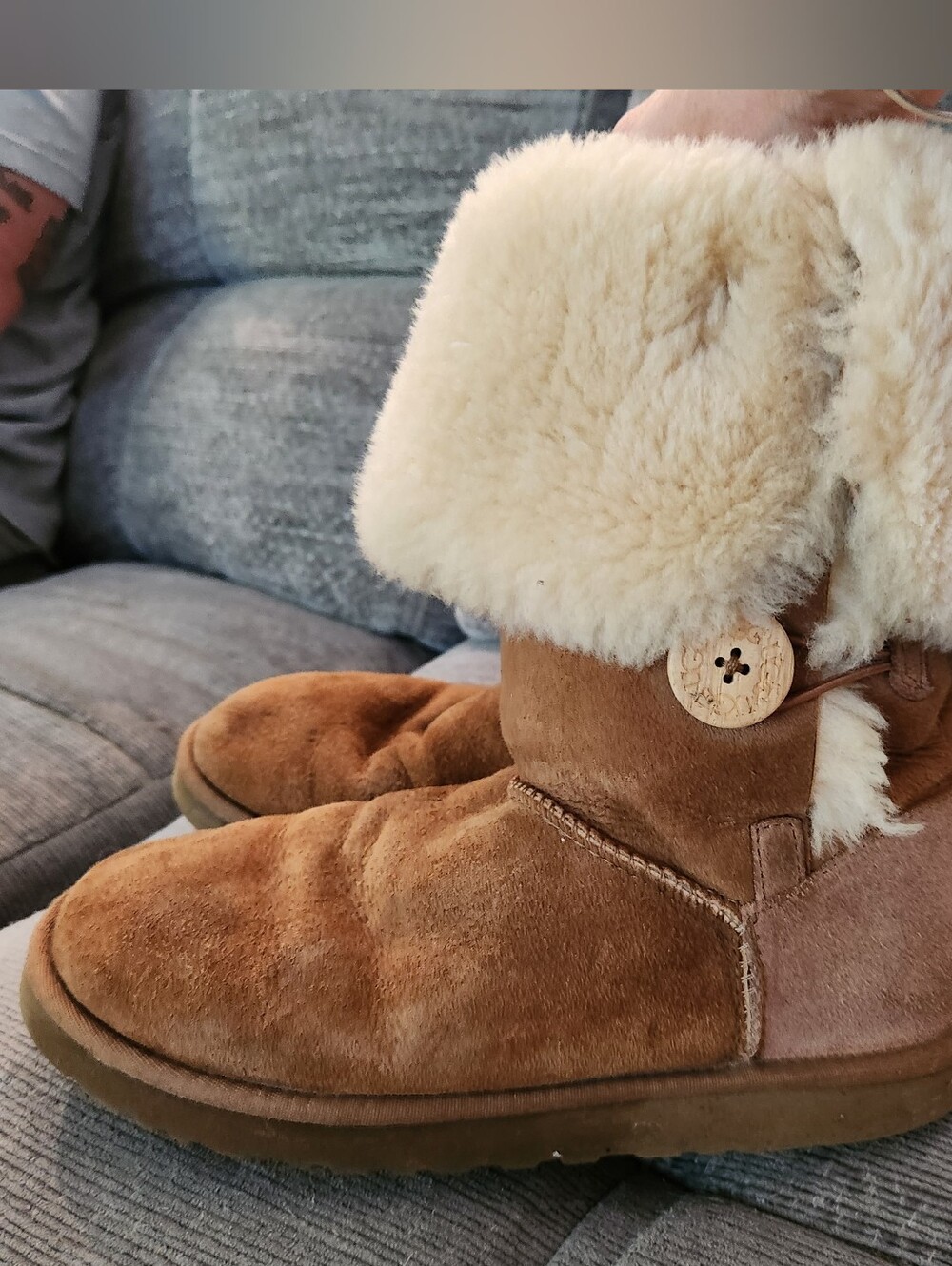 Women's Uggs Bailey Button Cozy Shearling-Lined Brown Suede Boots